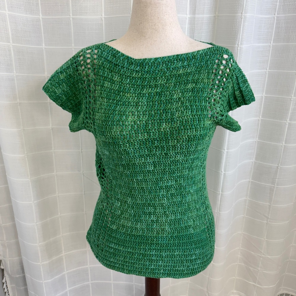 Hand Knit Green Short Sleeve‎ Shirt Size Medium